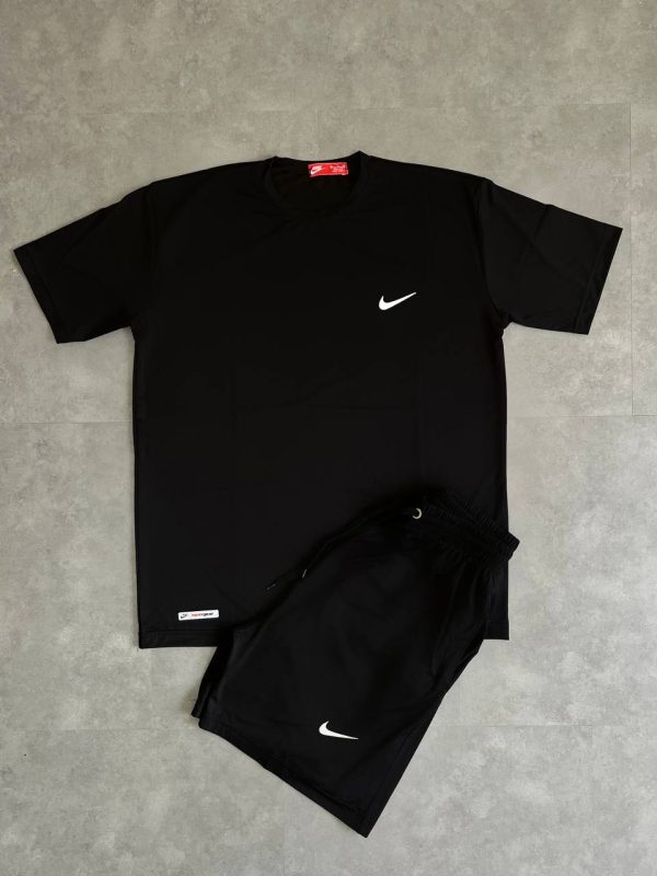 ست تیشرت و شلوارک سوزنی Nike