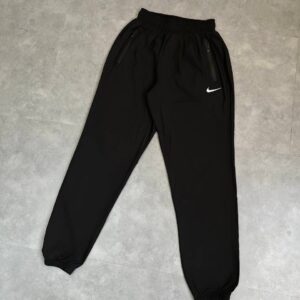 اسلش آیرو نایکی