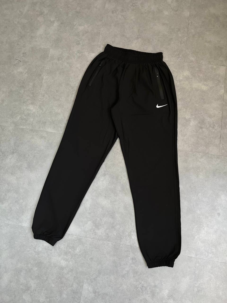 اسلش آیرو نایکی